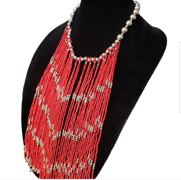 RED & SILVERTONED FRINGE SEED BEAD STATEMENT NECKLACE & EARRING SET - Picture 3 of 5
